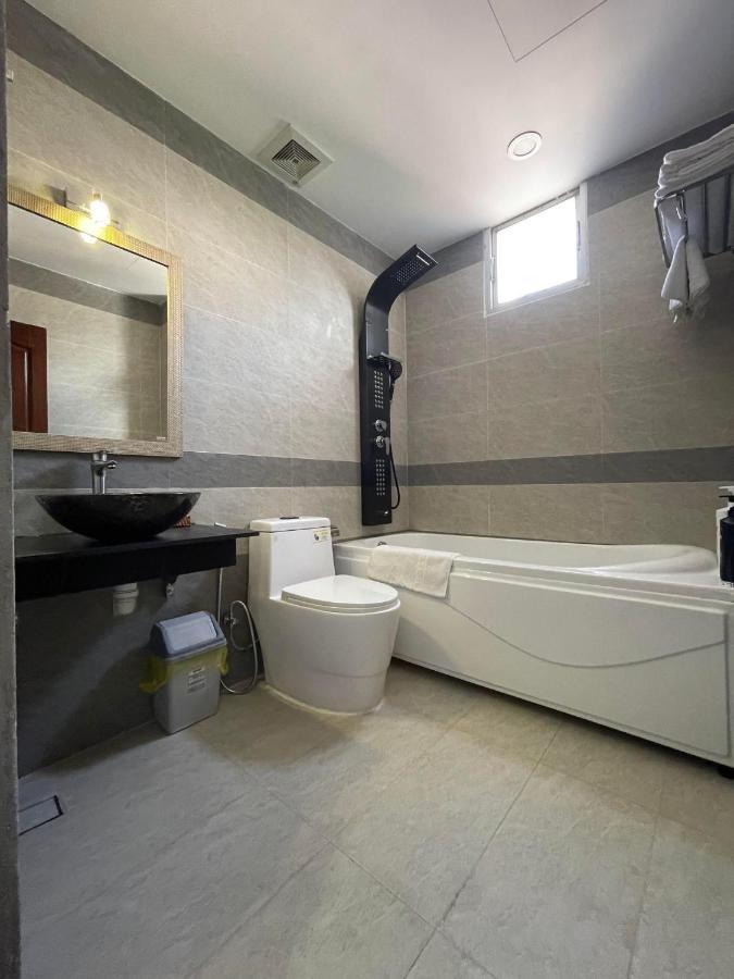 קוי נון Y Linh Hotel מראה חיצוני תמונה